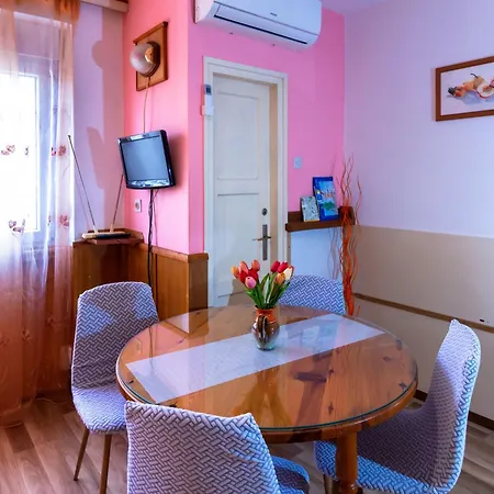 Apartament D *