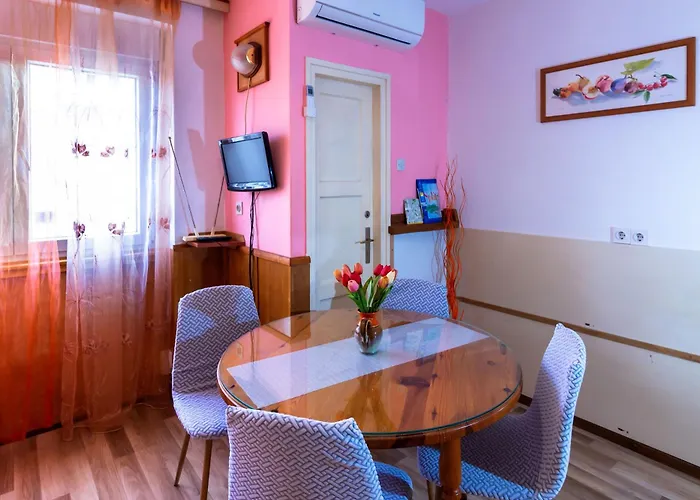 Apartamento D *